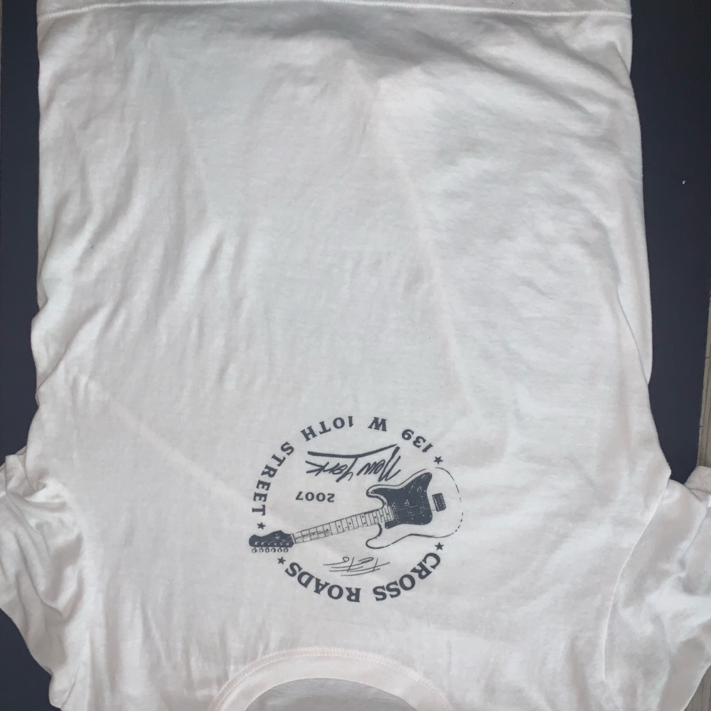 Cross roads tee